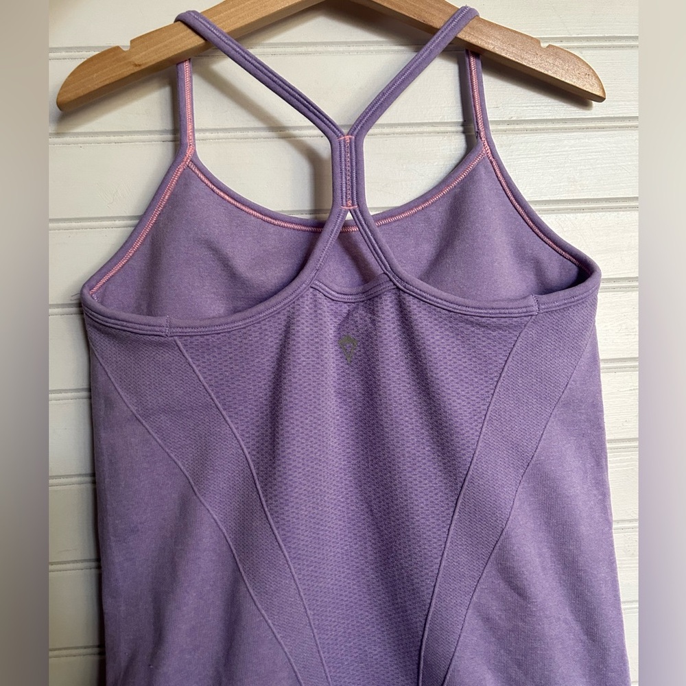 IVIVVA girls size 10 “Y” racer back tank top